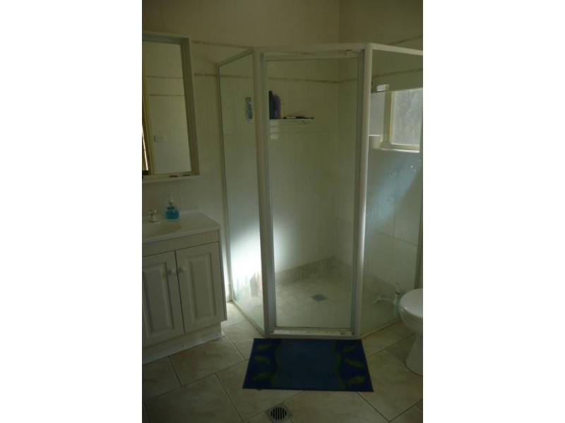 b/17 Powys Place, Griffith NSW 2680