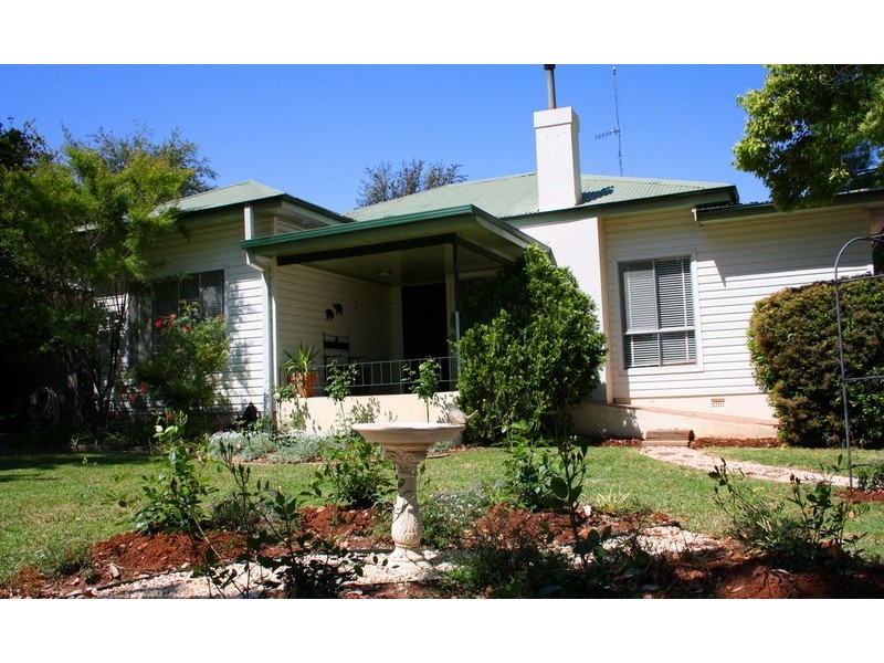17 Yoolooma Street, Griffith NSW 2680