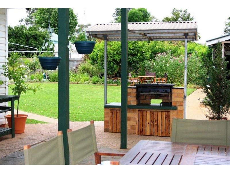 17 Yoolooma Street, Griffith NSW 2680