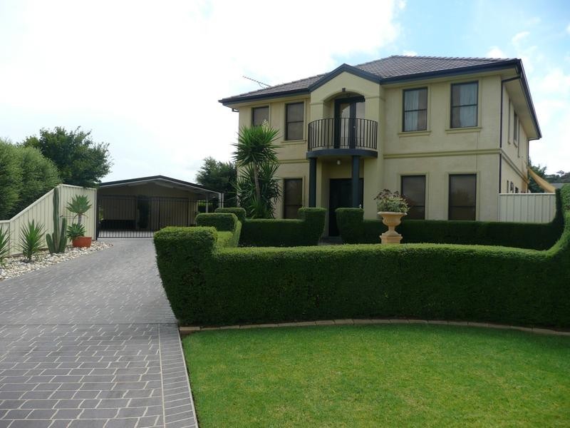 6 Rowley Street, Griffith NSW 2680