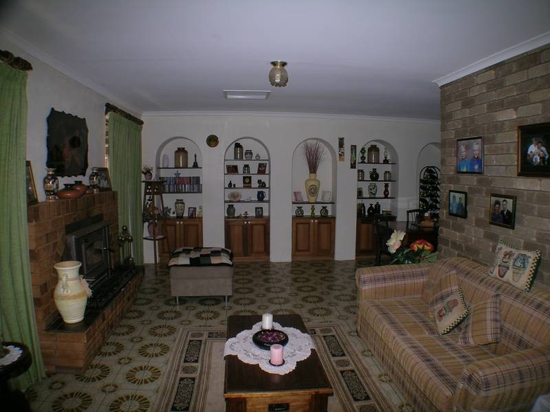 5 Bomen Street, Goolgowi NSW 2652