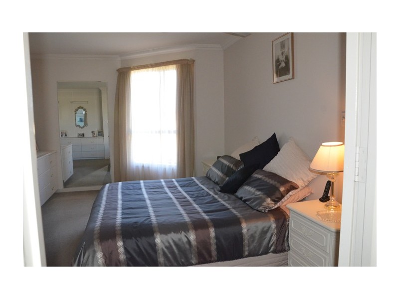 24 Brooks Street, Griffith NSW 2680