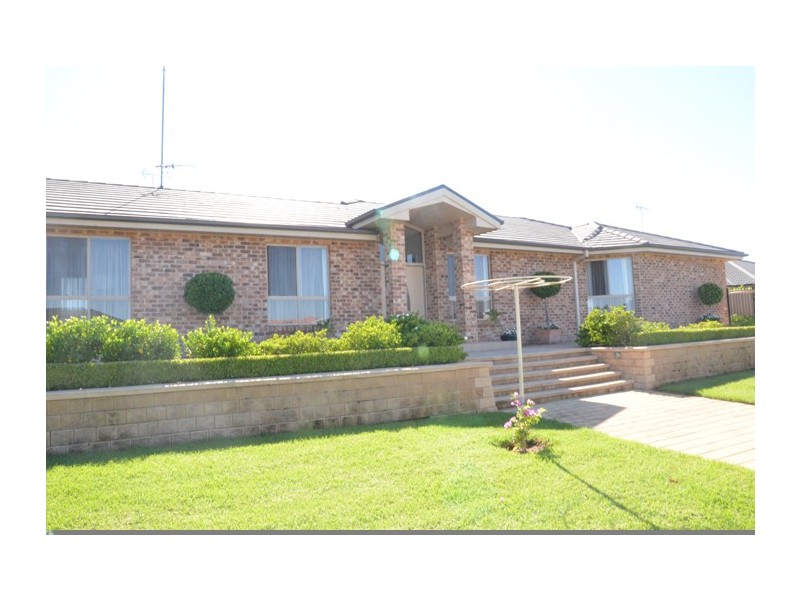 24 Brooks Street, Griffith NSW 2680