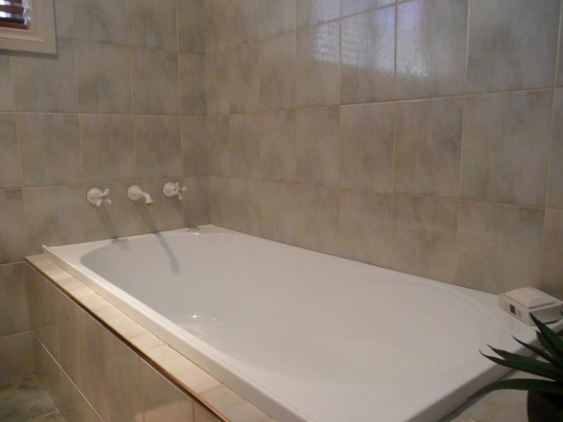2 Elder Road, Griffith NSW 2680