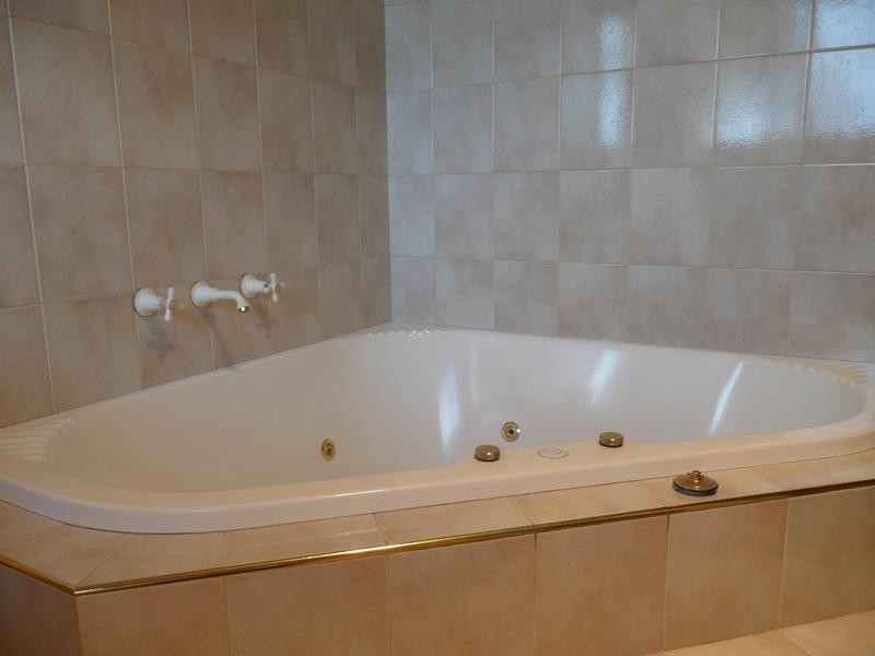 2 Elder Road, Griffith NSW 2680