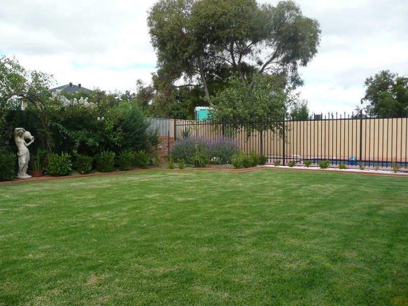 2 Elder Road, Griffith NSW 2680