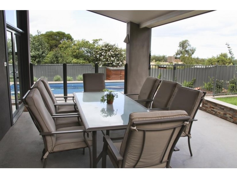 4 Harnett Place, Griffith NSW 2680