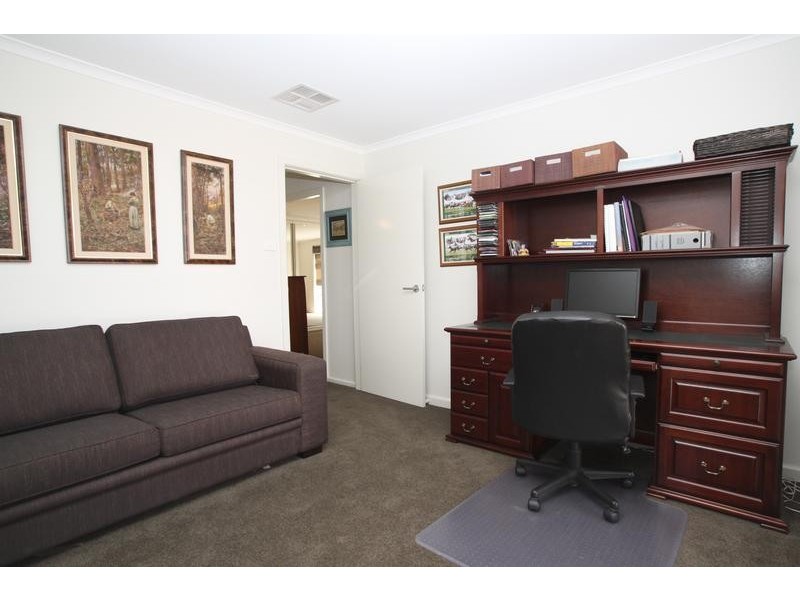 4 Harnett Place, Griffith NSW 2680