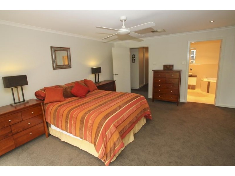 4 Harnett Place, Griffith NSW 2680