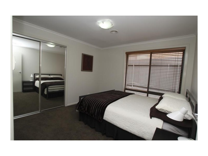 4 Harnett Place, Griffith NSW 2680