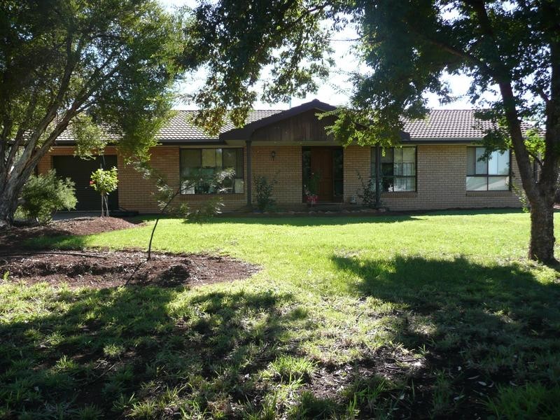 24 Gorton Street, Yoogali NSW 2680