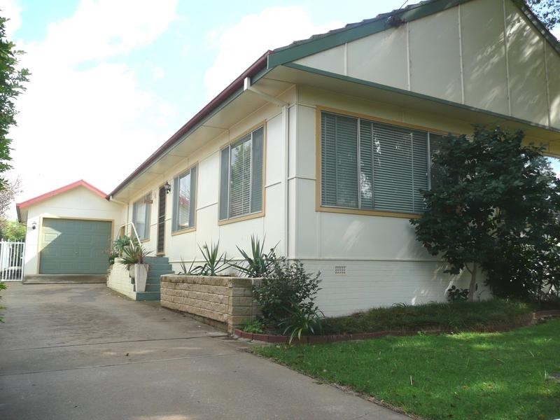 8 Gibbs Street, Griffith NSW 2680