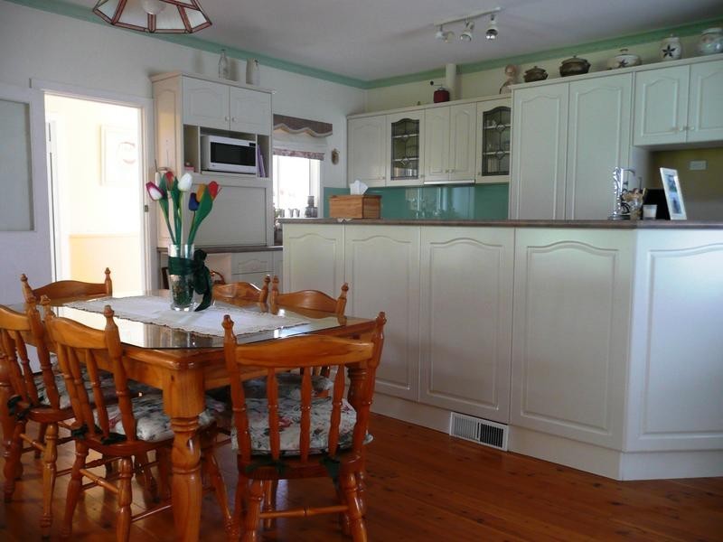 8 Gibbs Street, Griffith NSW 2680