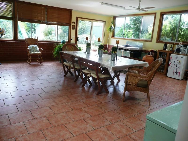 8 Gibbs Street, Griffith NSW 2680