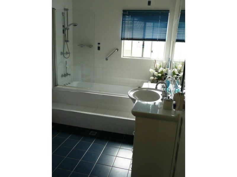 8 Gibbs Street, Griffith NSW 2680