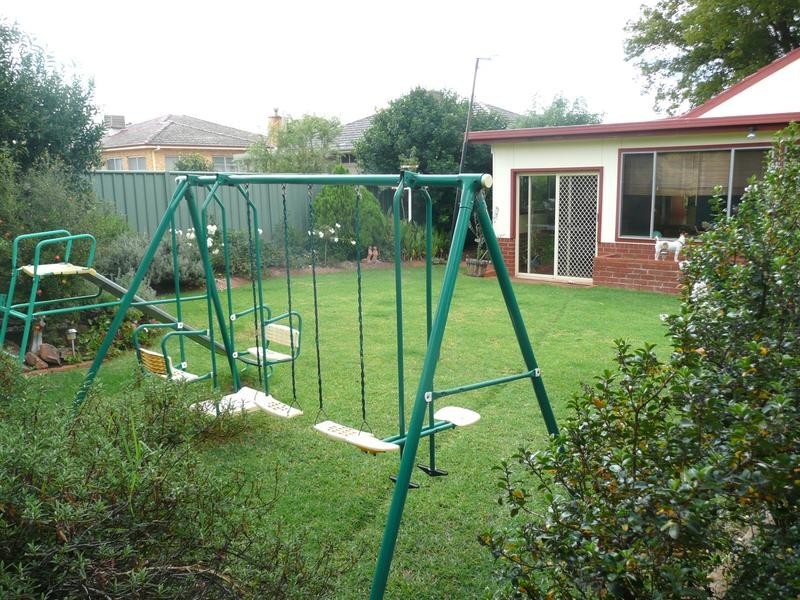 8 Gibbs Street, Griffith NSW 2680