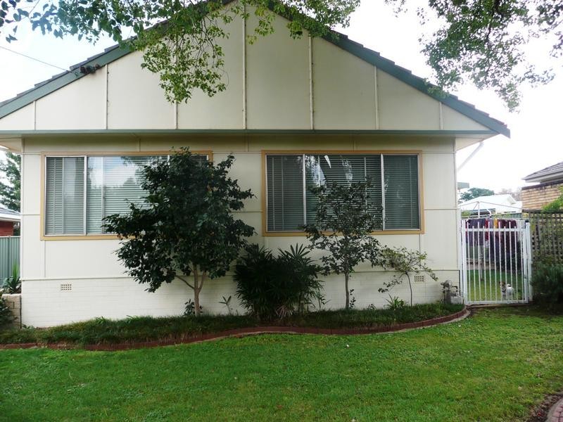 8 Gibbs Street, Griffith NSW 2680