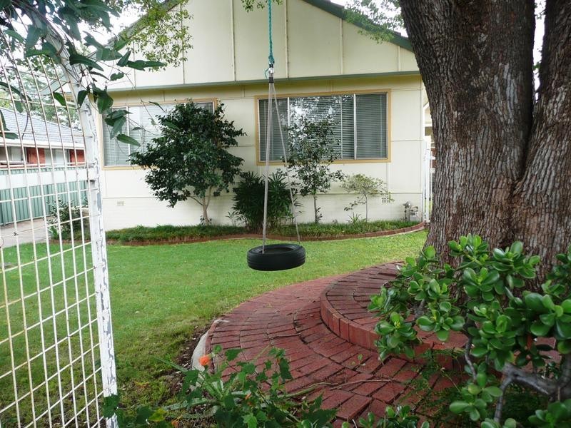 8 Gibbs Street, Griffith NSW 2680