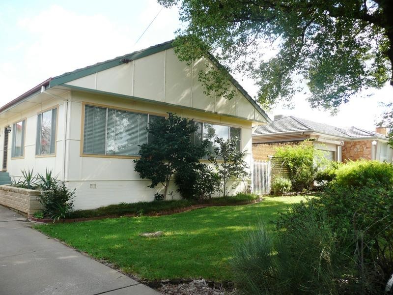 8 Gibbs Street, Griffith NSW 2680