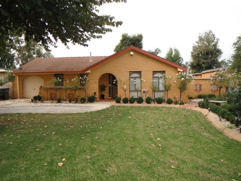 12 Leaver Street, Yenda NSW 2681