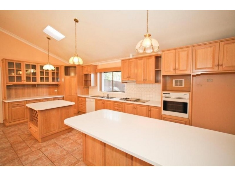 24 Lawford Crescent, Griffith NSW 2680