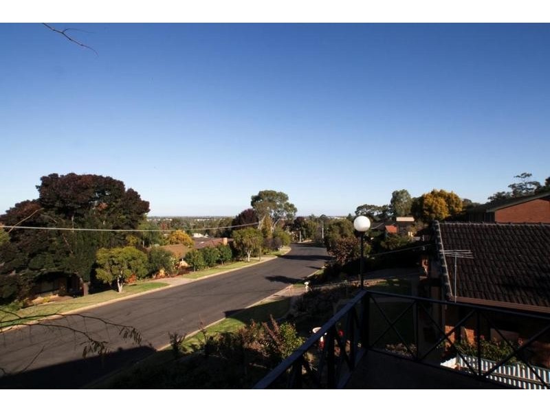 24 Lawford Crescent, Griffith NSW 2680