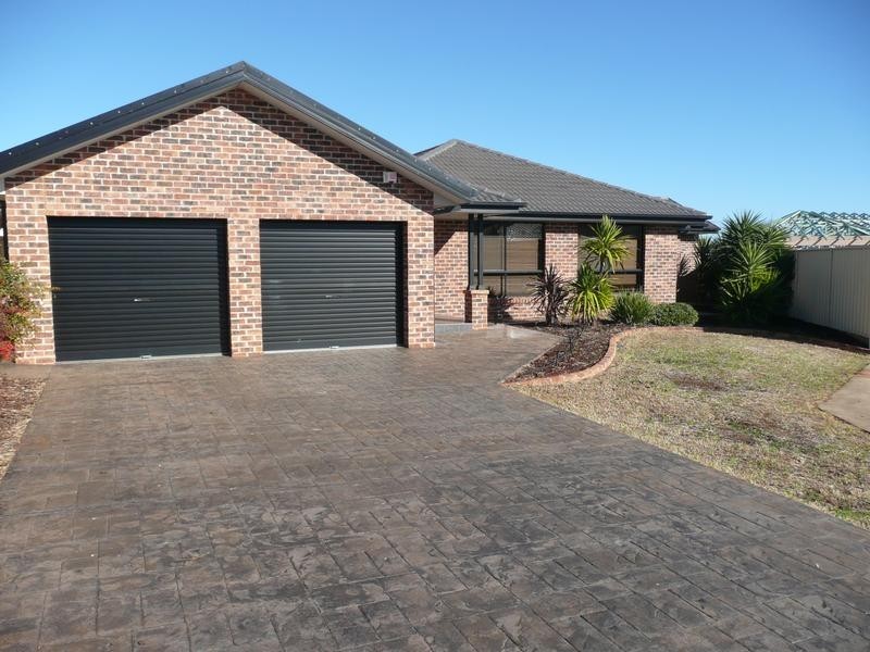 6 Simona Close, Griffith NSW 2680