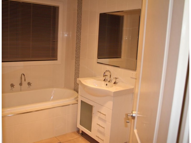 Hillam Drive, Griffith NSW 2680