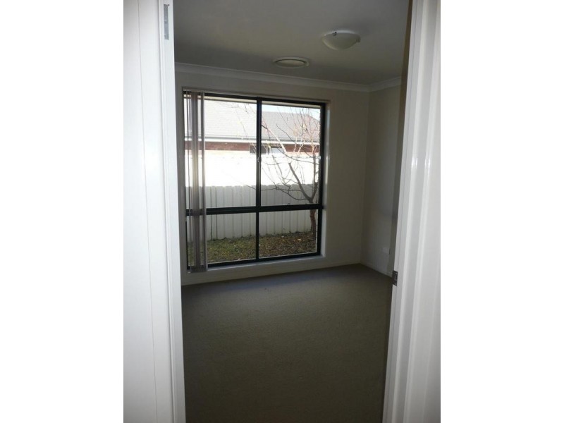 11 Rowley Street, Griffith NSW 2680
