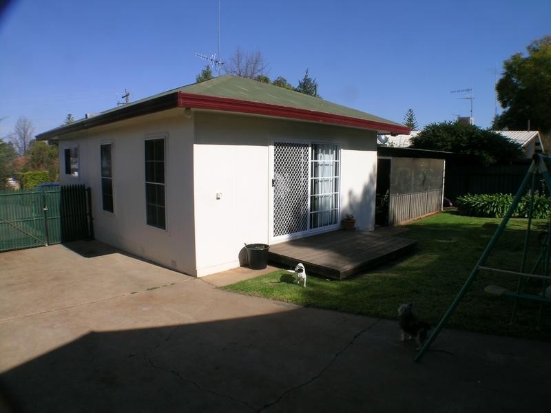60 Ross Crescent, Griffith NSW 2680