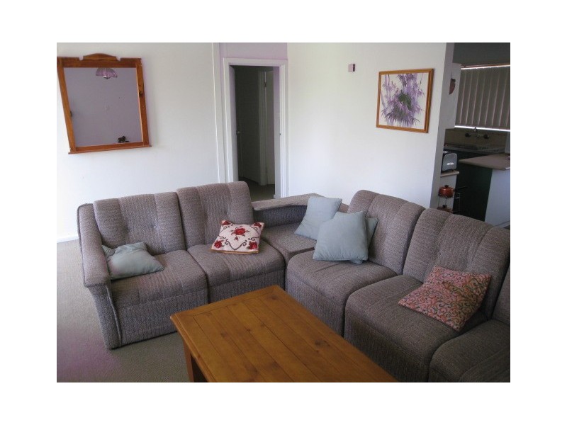 22b Moore Street, Hillston NSW 2675