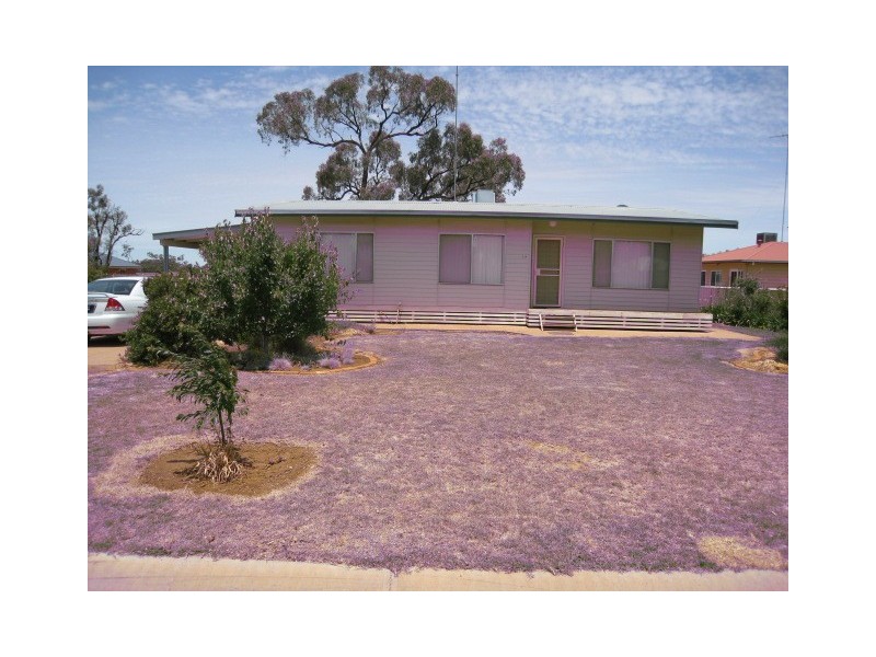 22b Moore Street, Hillston NSW 2675