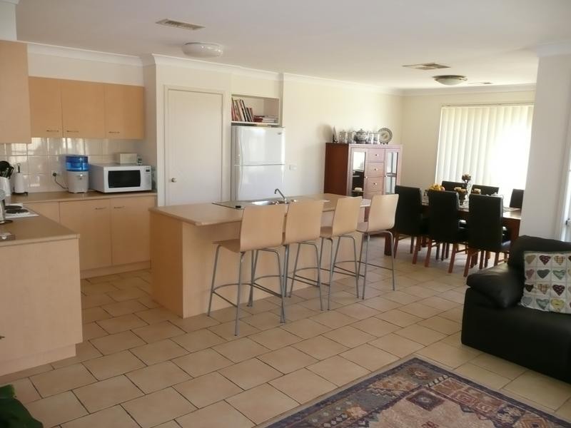 6 Albion Grove Crescent, Griffith NSW 2680