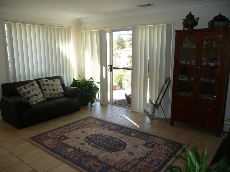 6 Albion Grove Crescent, Griffith NSW 2680