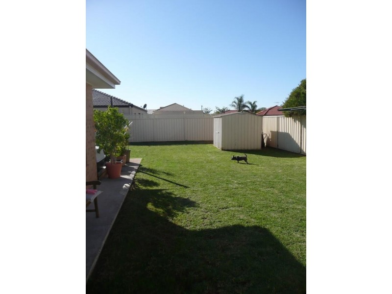 6 Albion Grove Crescent, Griffith NSW 2680