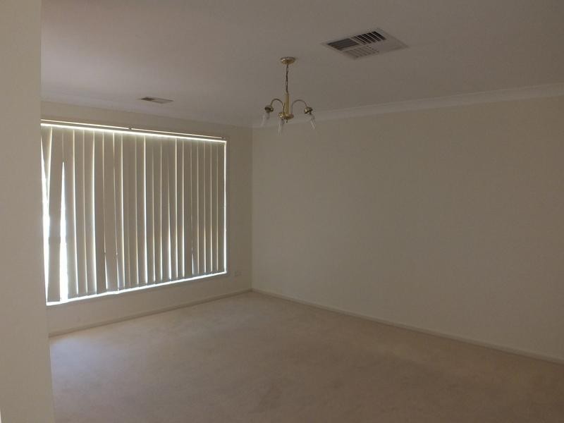 6 Albion Brove, Griffith NSW 2680