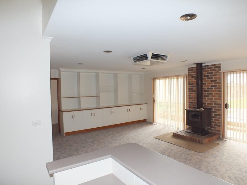 4 Cregan Place, Griffith NSW 2680