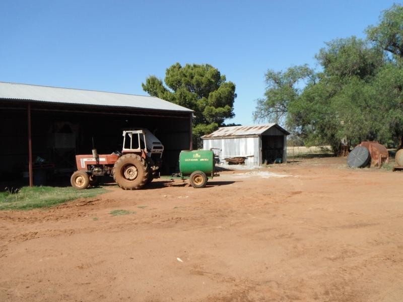 11 Sandy Creek Road, Moombooldool, Barellan NSW 2665