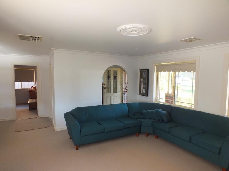 35 Robertson Street, Griffith NSW 2680