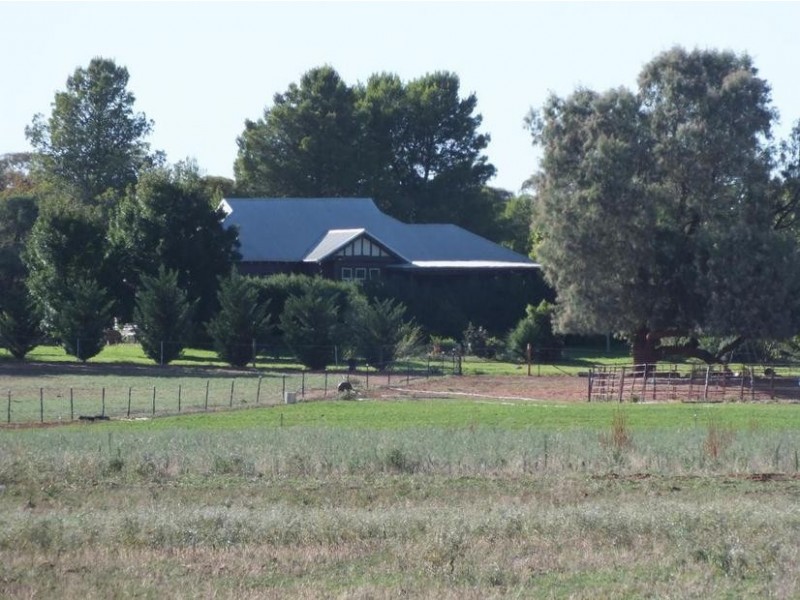 14 West Road, Nericon NSW 2680