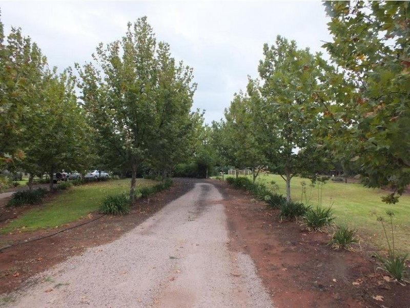 14 West Road, Nericon NSW 2680