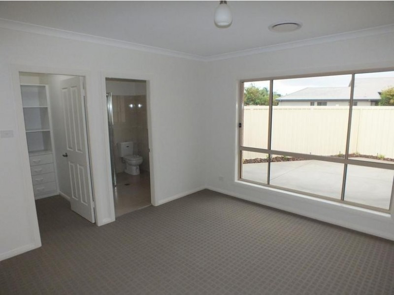 5 Simona Close, Griffith NSW 2680