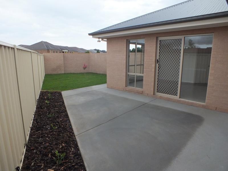 5 Simona Close, Griffith NSW 2680