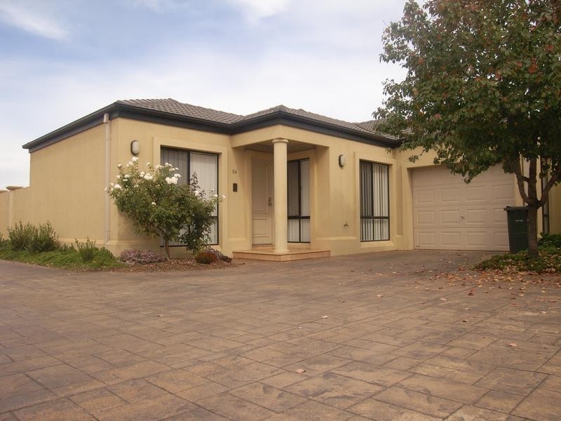 11a Albion Grove, Griffith NSW 2680
