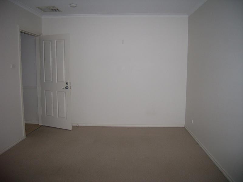11a Albion Grove, Griffith NSW 2680