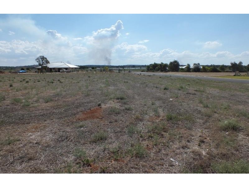 18 South Lake Drive, Lake Wyangan NSW 2680