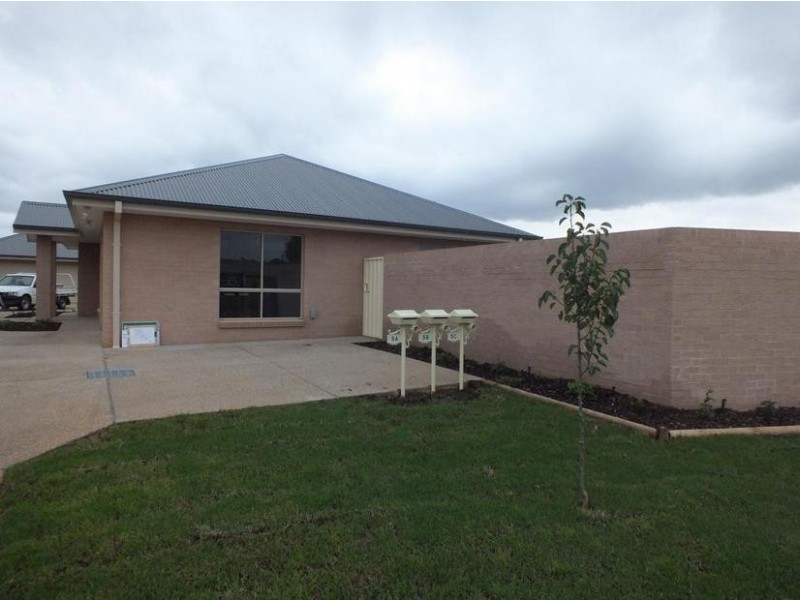 5A Simona Close, Griffith NSW 2680
