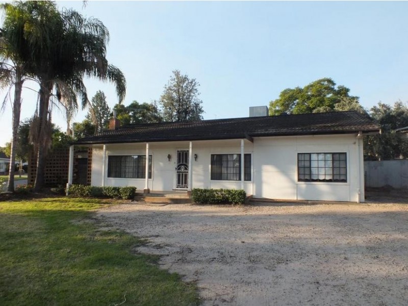 39 Gordan Avenue, Griffith NSW 2680