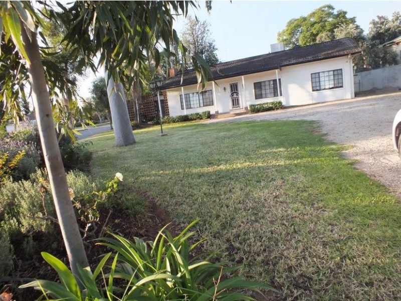 39 Gordan Avenue, Griffith NSW 2680