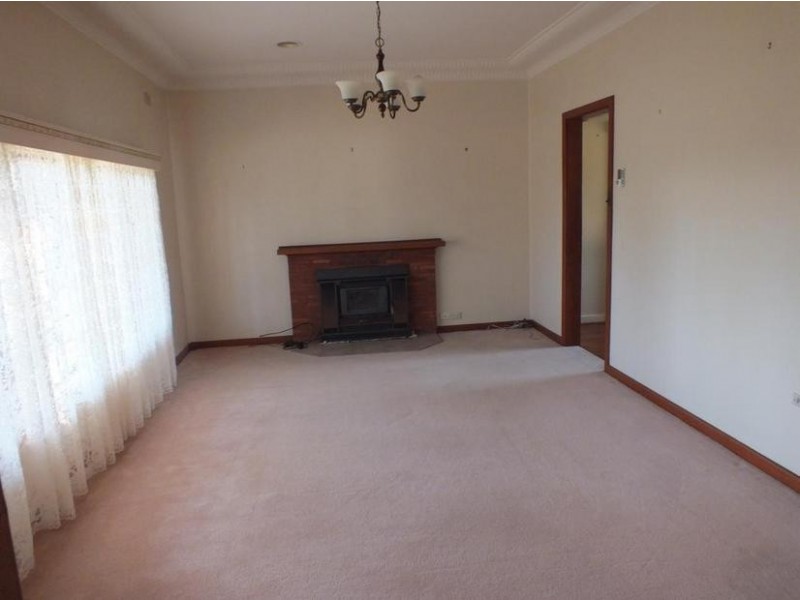 39 Gordan Avenue, Griffith NSW 2680